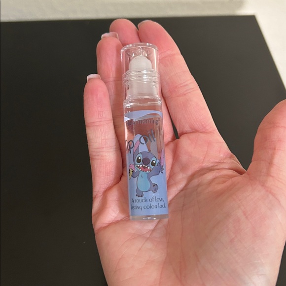 Stitch Disney Rolling Lip Oil with Cartoon Design - New - Picture 5 of 9